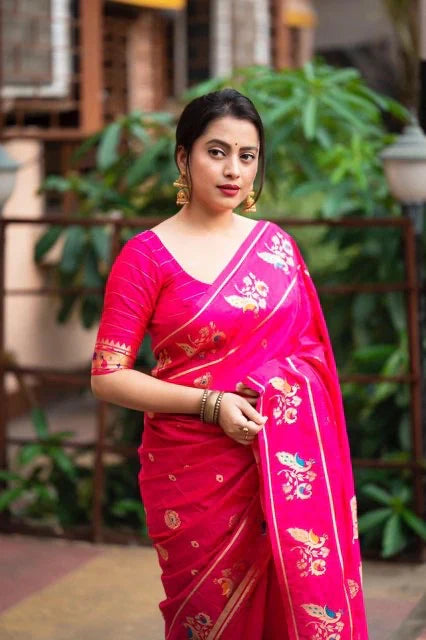 Discover the Timeless Elegance of Banarasi Sarees Online with Akruti Sarees